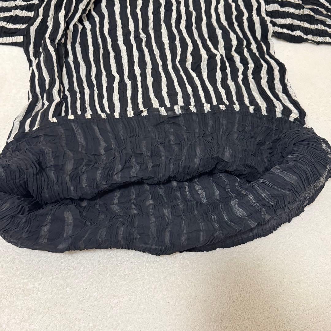 ISSEY MIYAKE プリーツ　バイカラー　ストライプ　ブラック　ホワイト