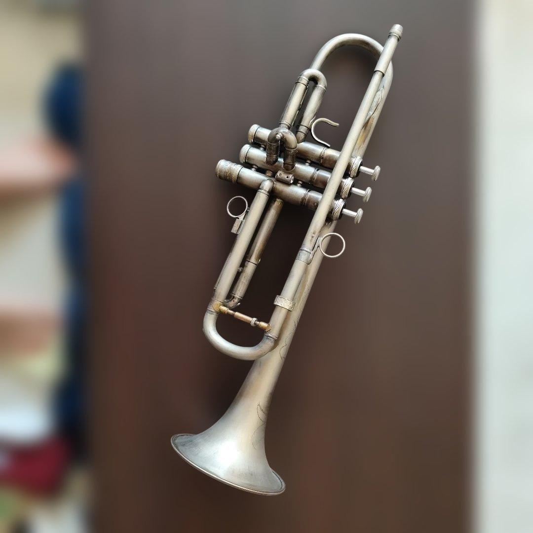 カスタムげB♭トランペット　ラージボア　サテン　彫刻入り　限定値下げ