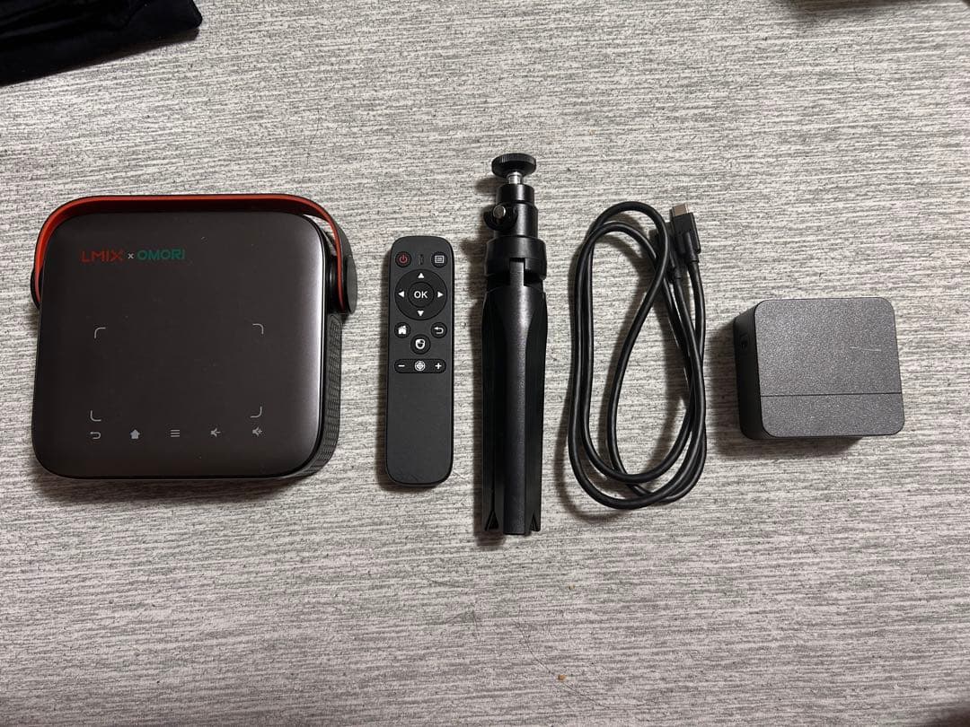 LMIX x OMORI FunPocket モバイルプロジェクター