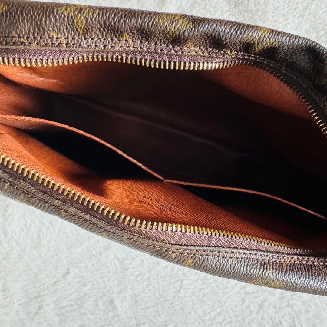 ルイヴィトン コンピエーニュ28 モノグラム M51845 クラッチバッグ