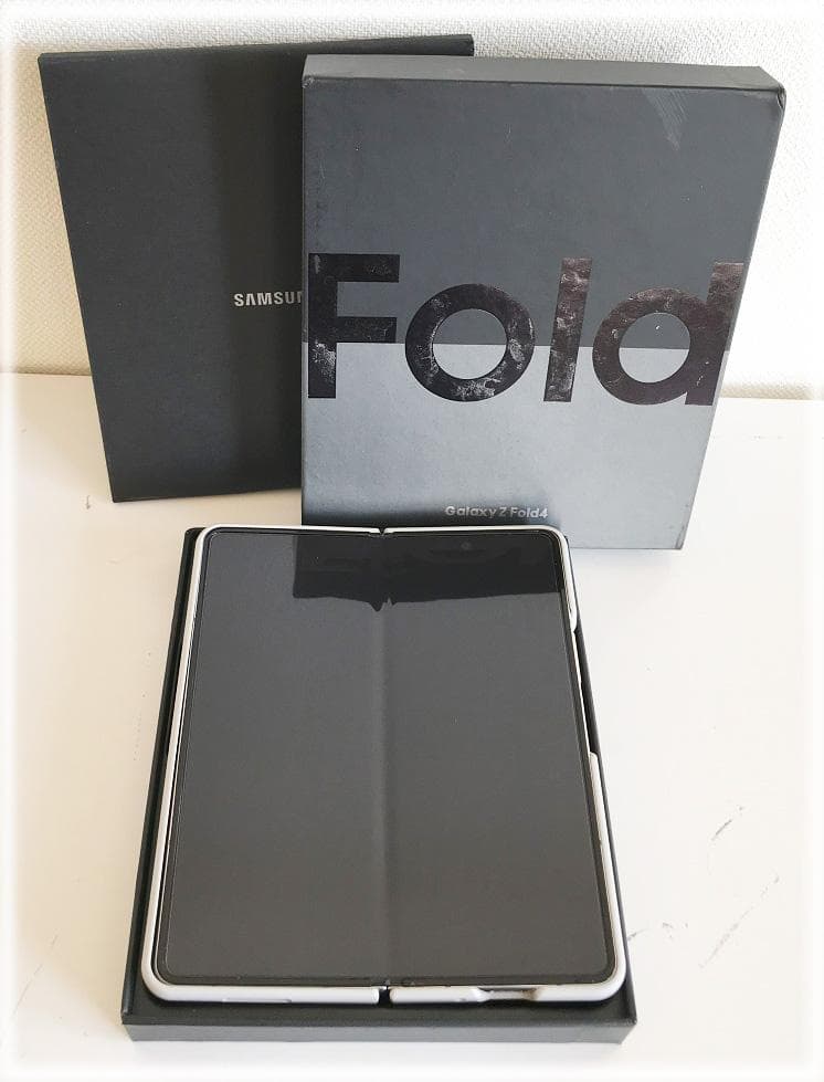 Samsung Galaxy Z Fold 4 専用ケース&液晶フィルム付き