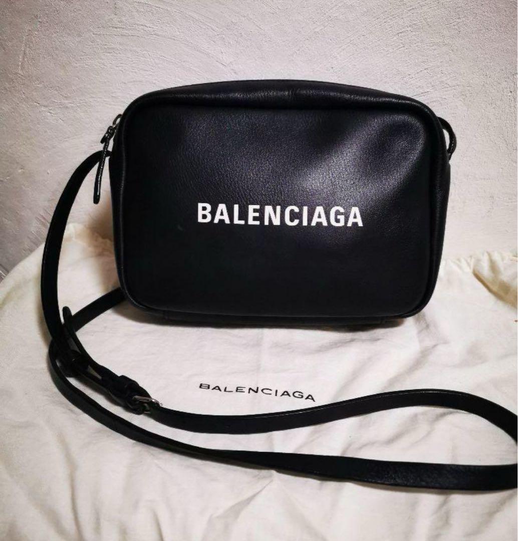 【値下げ】バレンシアガ　カメラバッグ　ショルダーバッグボディバッグ
