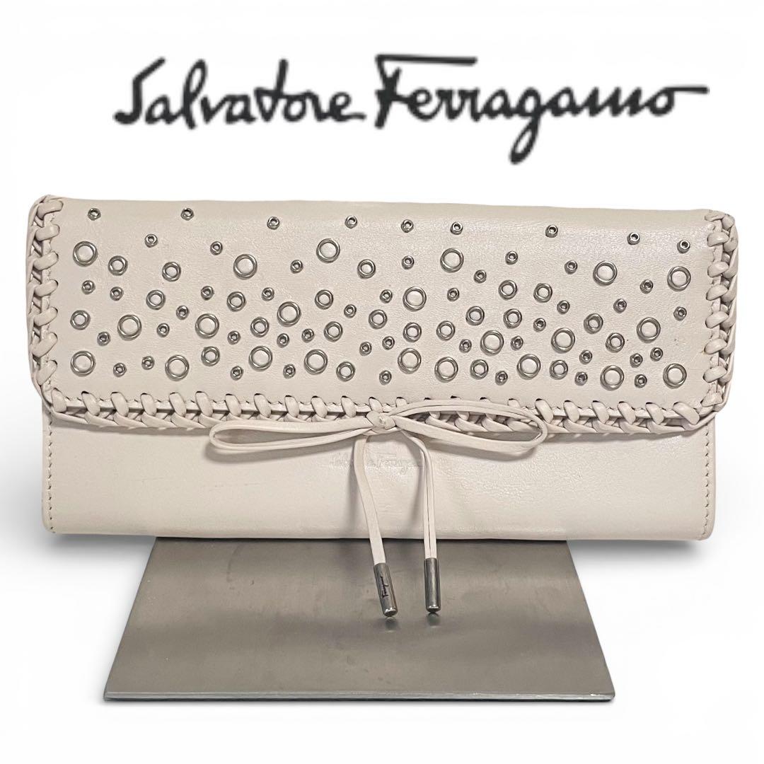 未使用⭐︎サルヴァトーレ フェラガモ　Ferragamo レザー 長財布 リボン