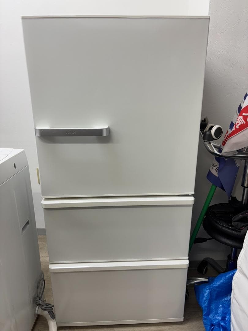 超美品 AQUAアクア冷凍冷蔵庫　AQR-SV24HBK(W) 自動製氷機付