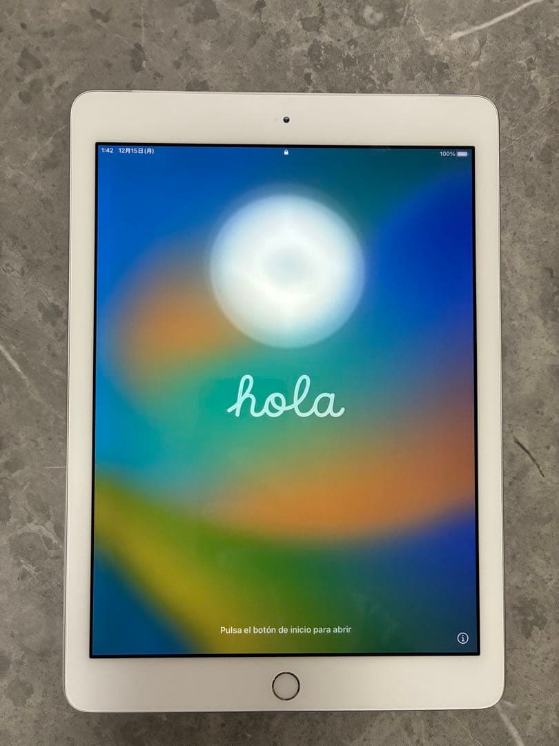 Apple iPad シルバー　第6世代　第六世代