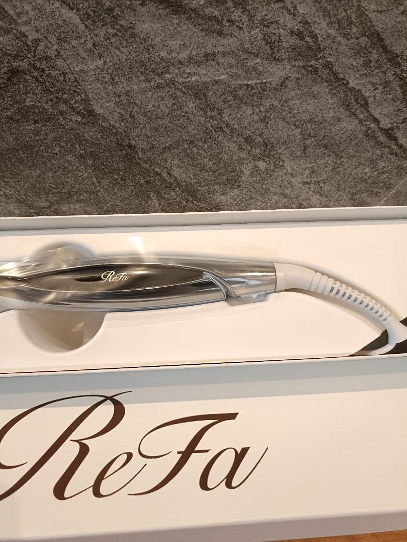 新品未使用　ReFa リファビューテック ストレートアイロン