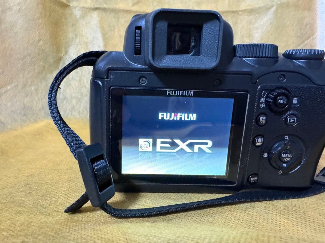 Fujifilm デジタル一眼レフカメラ　FinePix S200 EXR
