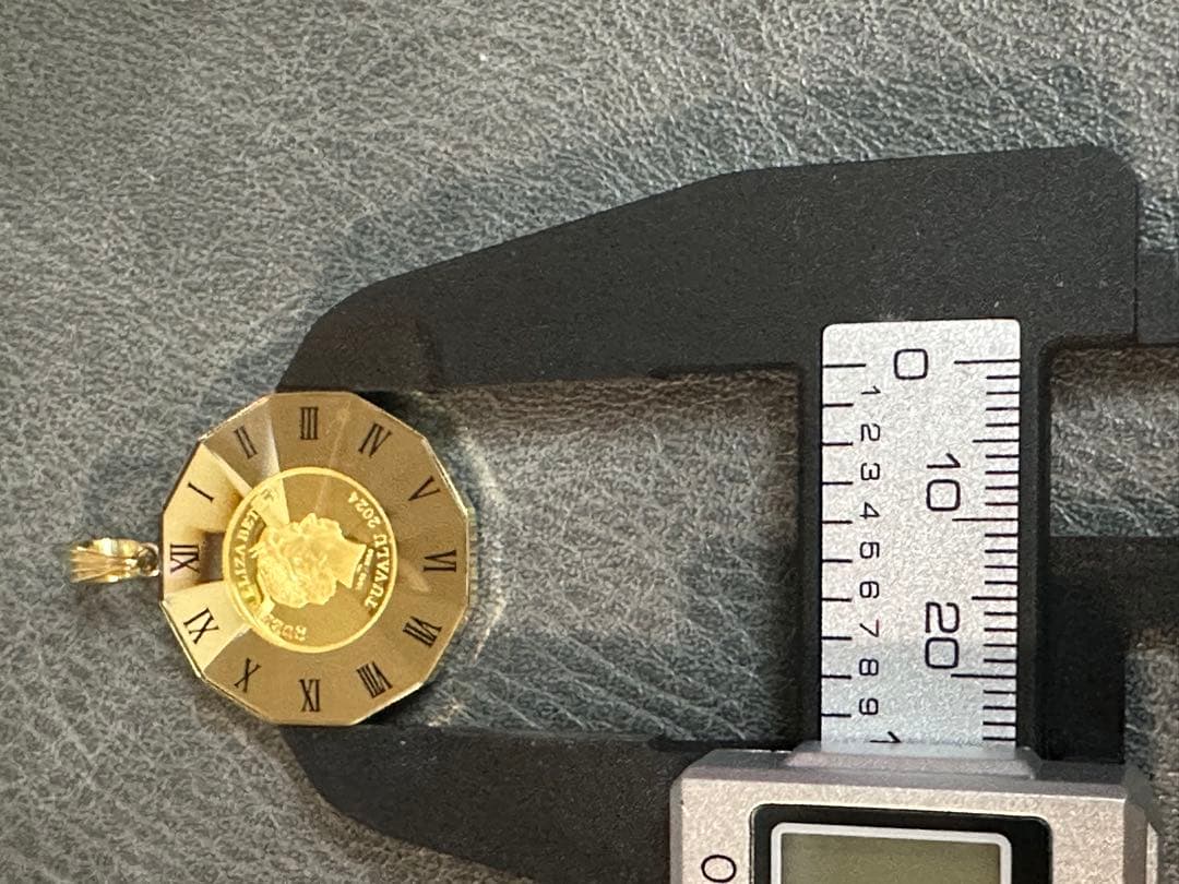 18k/24k 8.7g ガラス付きエリザベス/馬のペンダントトップ