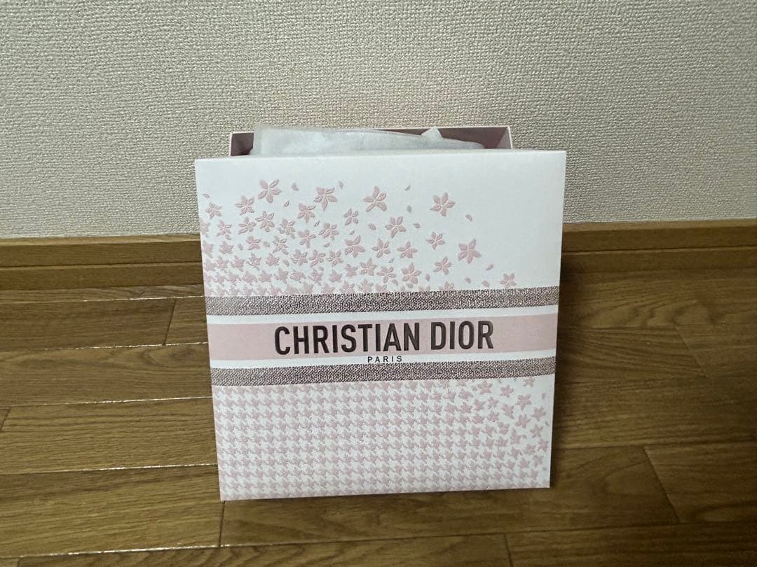 DIOR スノーエッセンスコフレ　限定版
