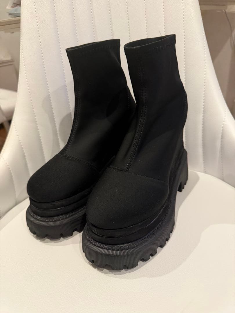 YELLO イエロ　厚底ブーツ ストレッチ　ブラック　Mサイズ