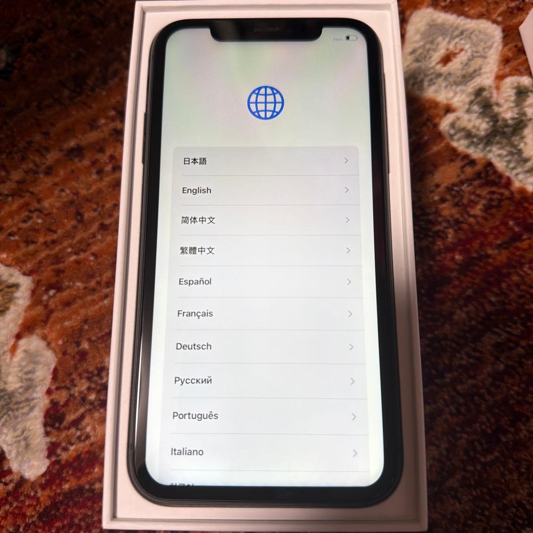 Apple iPhone 11 本体 ブラック　カバー付き