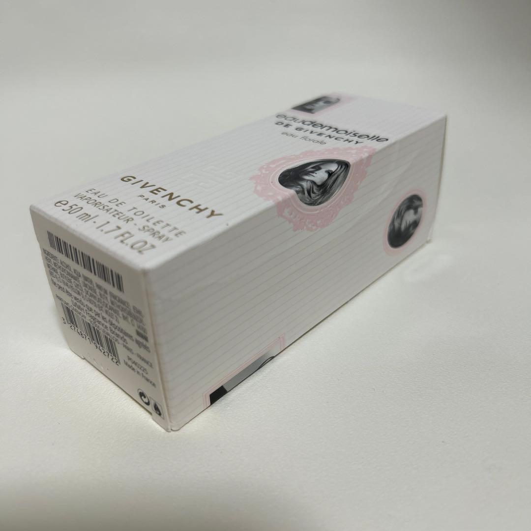 【新品】ジバンシイ GIVENCHY オードモワゼルフローラルET 50