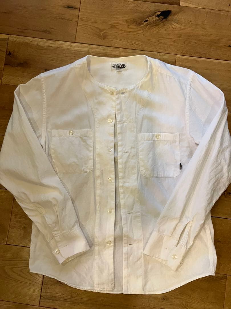 calee キャリー　ノーカラーシャツ　ホワイト　美品　S