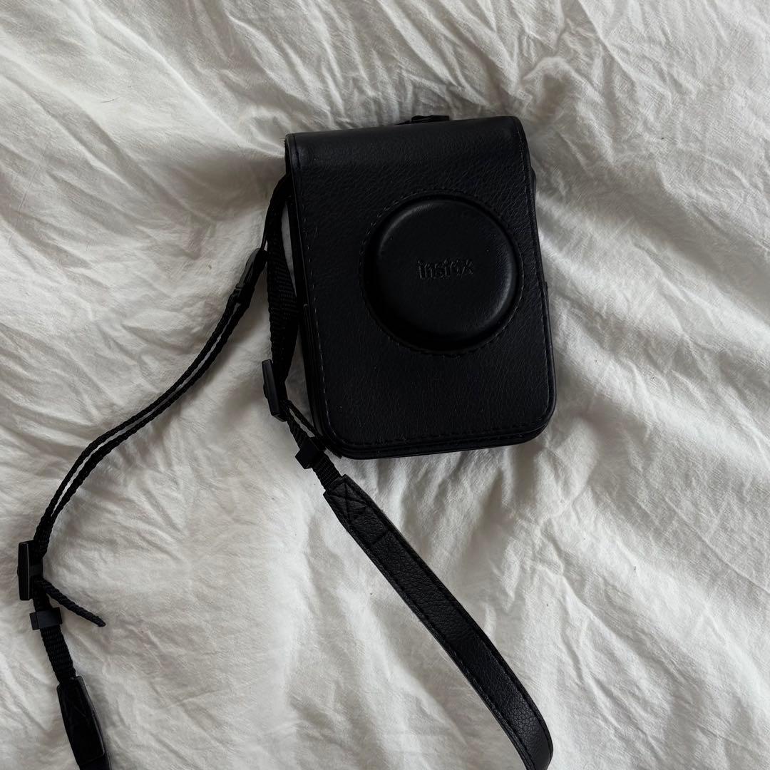 フィルムカメラ instax mini evo