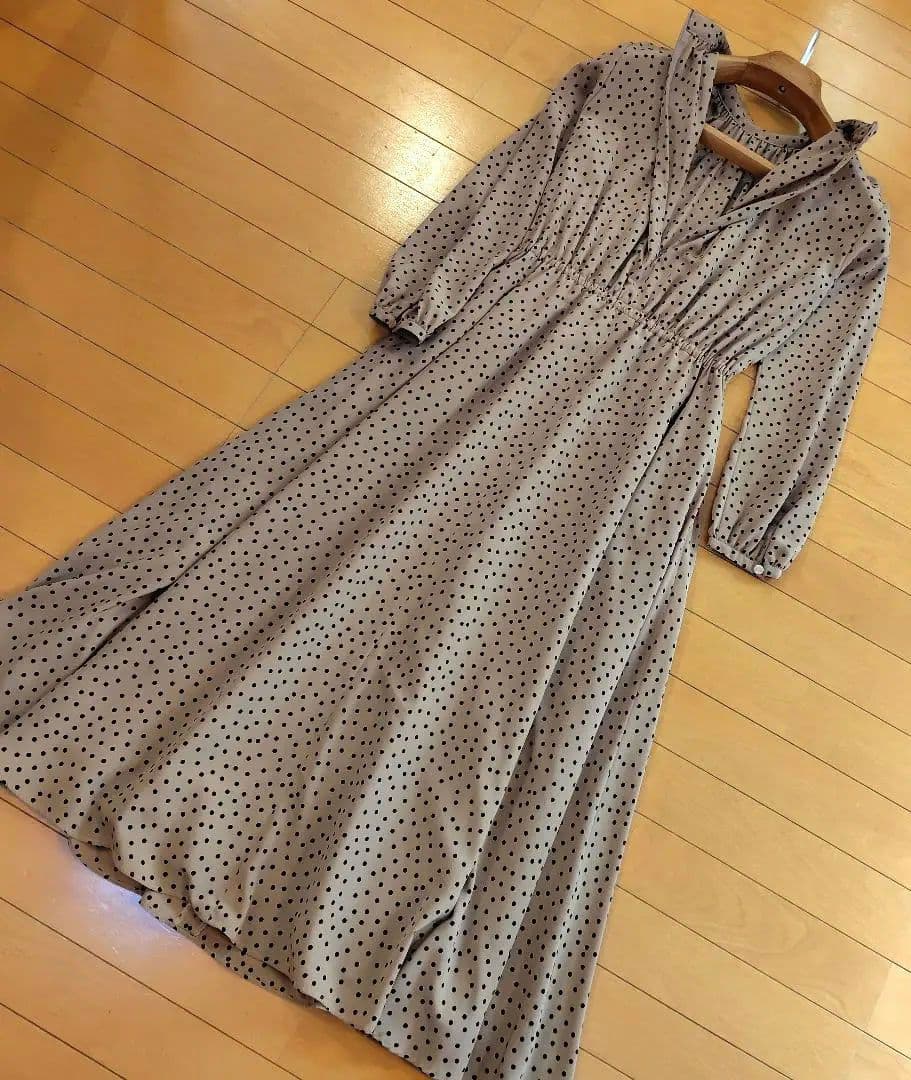 ミ*リ様 レリアン 近年モデル ベージュドットロングワンピース