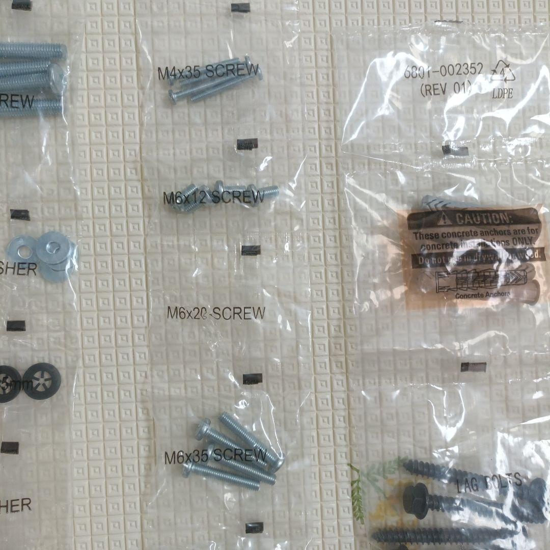 SANUS VLT5-B2 テレビ壁掛け金具ティルティング 対応42～90V