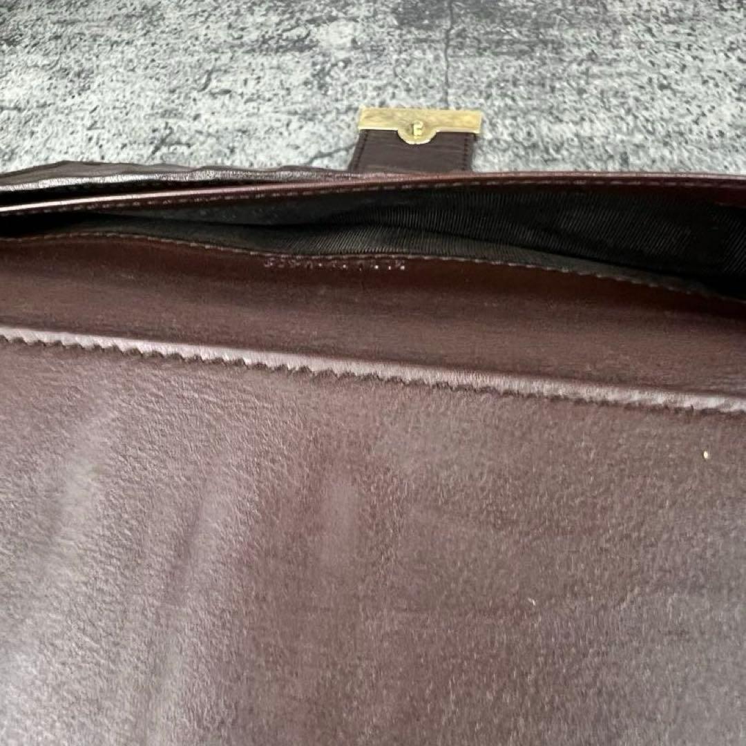 GUCCI シマ レザー エンボス GG ゴールド金具 Wホック