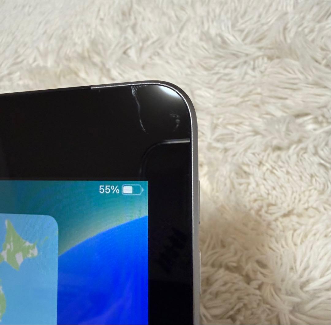 iPad 第6世代 (9.7インチ) 32GB WiFi + セルラー