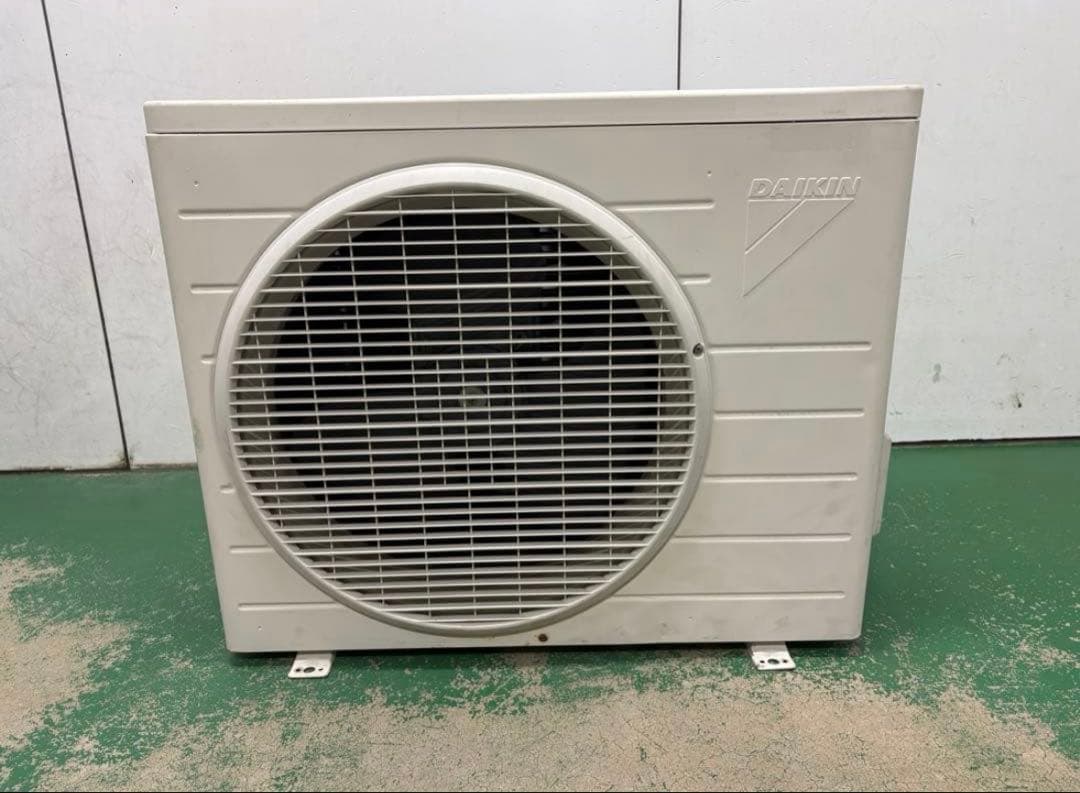 6畳用　ルームエアコン ダイキン R22ES(室外機のみ)