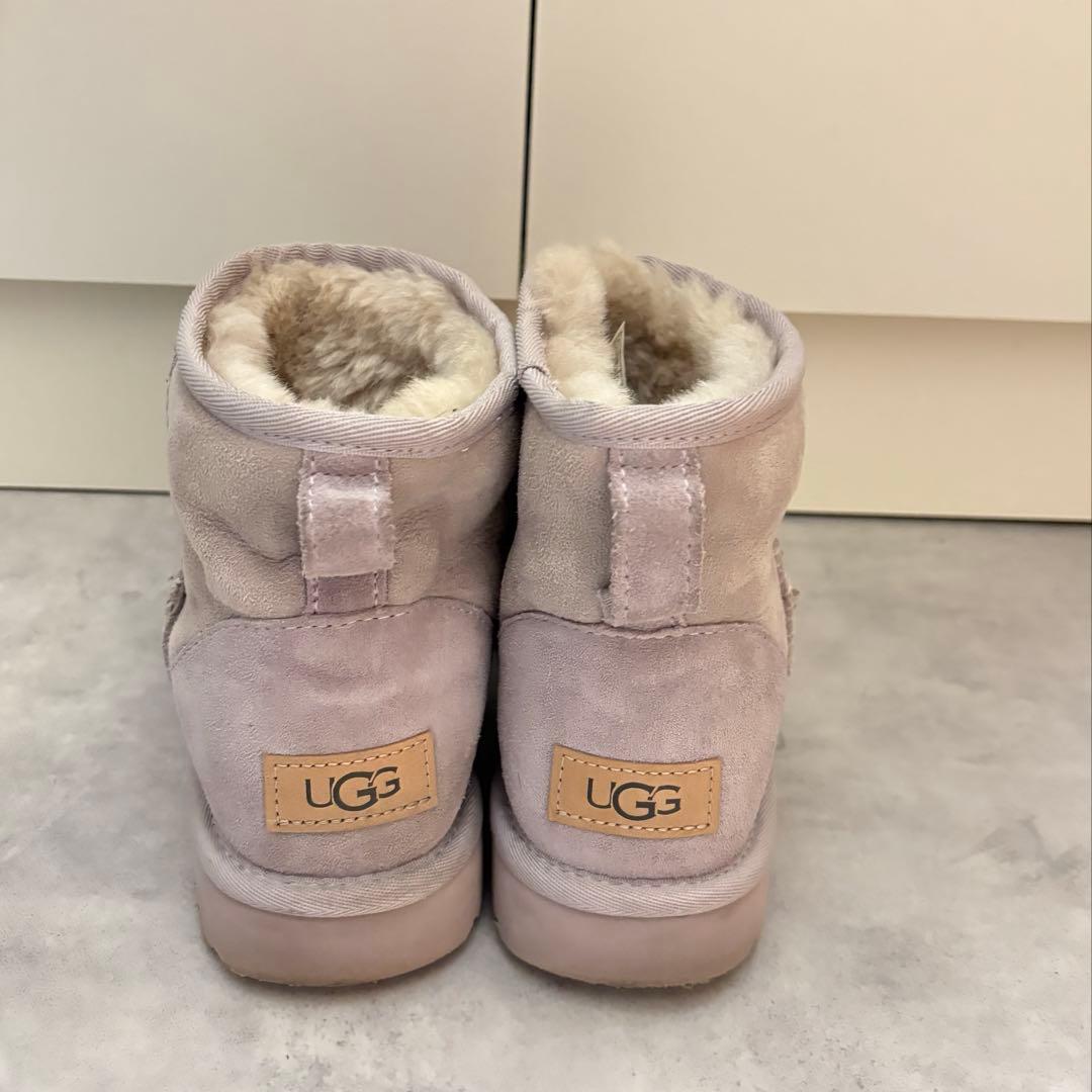 UGG クラシック ミニ II ロゴパッチ アンクルブーツ　24cm