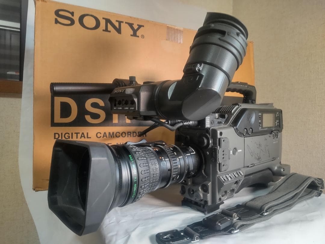 業務用　DVCAMカメラ　SONY DSR-300A