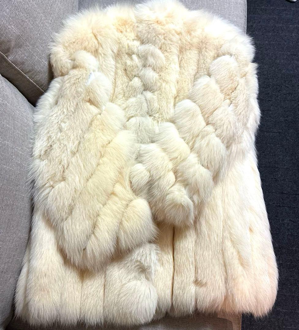 【美品】クリーム色の毛皮コート、毛皮　Elegance Fur ファーコート