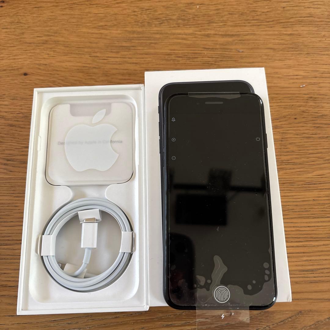 新品未使用　Apple iPhone SE (第3世代) 128GB ブラック