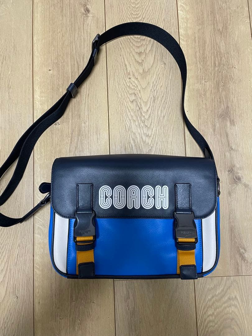 コーチ　斜め掛けバック