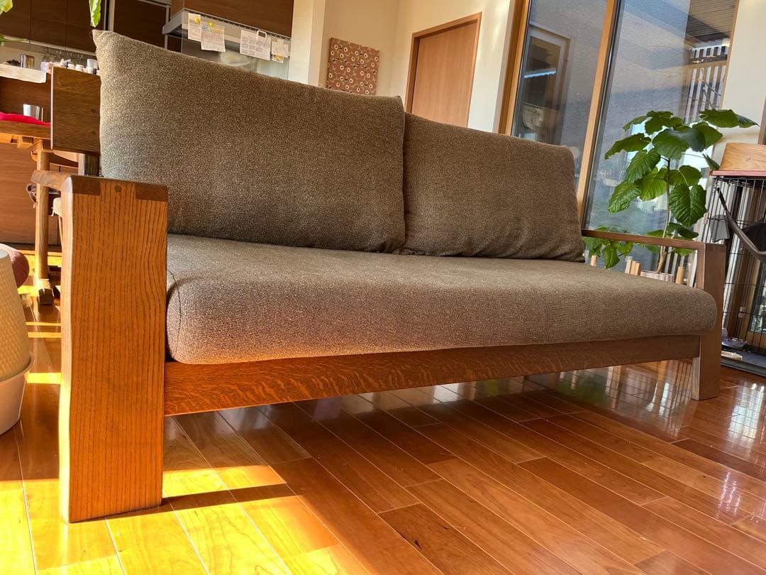 シンプルな木製2人掛け、3人掛けソファ