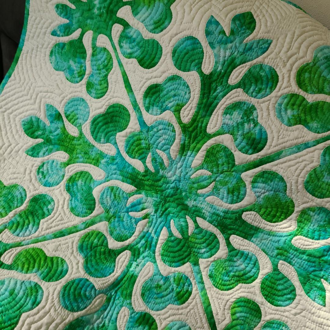 かずごんばぁばです　ハワイアンキルトタペストリー　パンの木