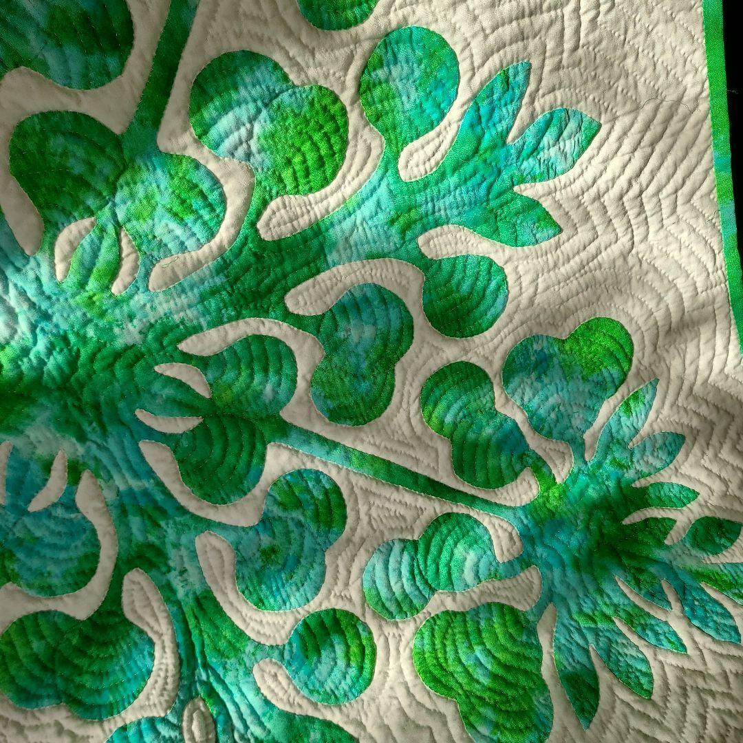 かずごんばぁばです　ハワイアンキルトタペストリー　パンの木