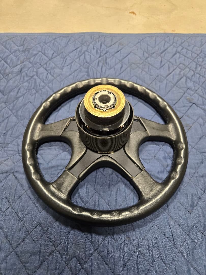 momo ギブリ4 36Φ