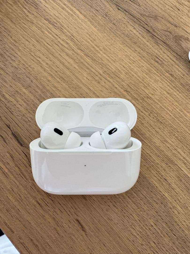 AirPods Pro2 充電ケース付き　第二世代