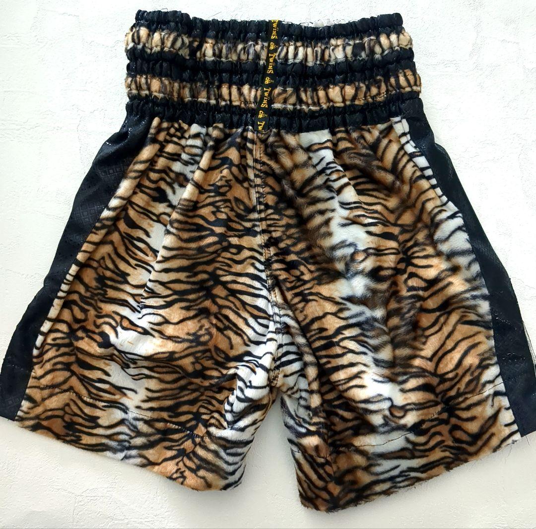 未使用TWINS トラ柄起毛 ロングショーツ　ムエタイパンツ　Sサイズ
