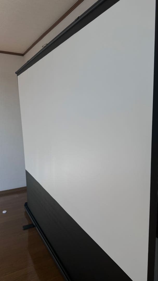 投影スクリーン