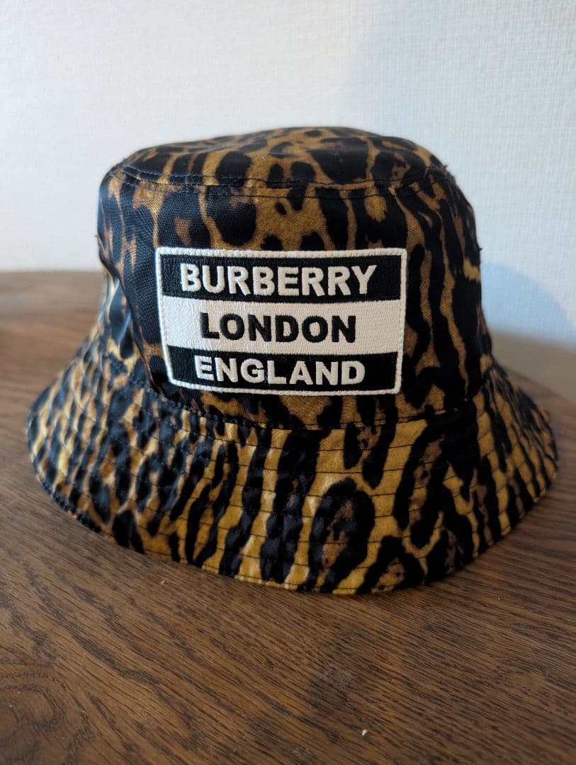 【値下げ】BURBERRY　レオパード柄　バケットハット　リバーシブル