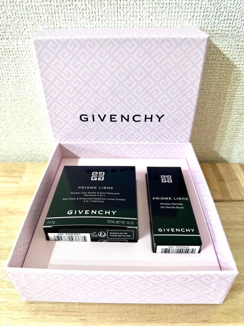 新品　未使用✨ GIVENCHY ジバンシー　パウダー　ブラシ　限定セット