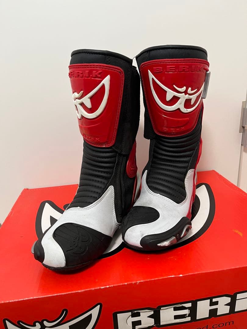 BERIK バイク用ブーツ 黒/赤/白