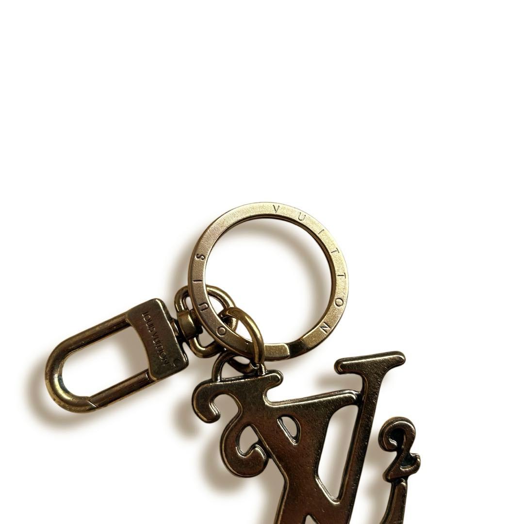 ルイヴィトン NIGO チャーム キーホルダー ゴールド色 LV