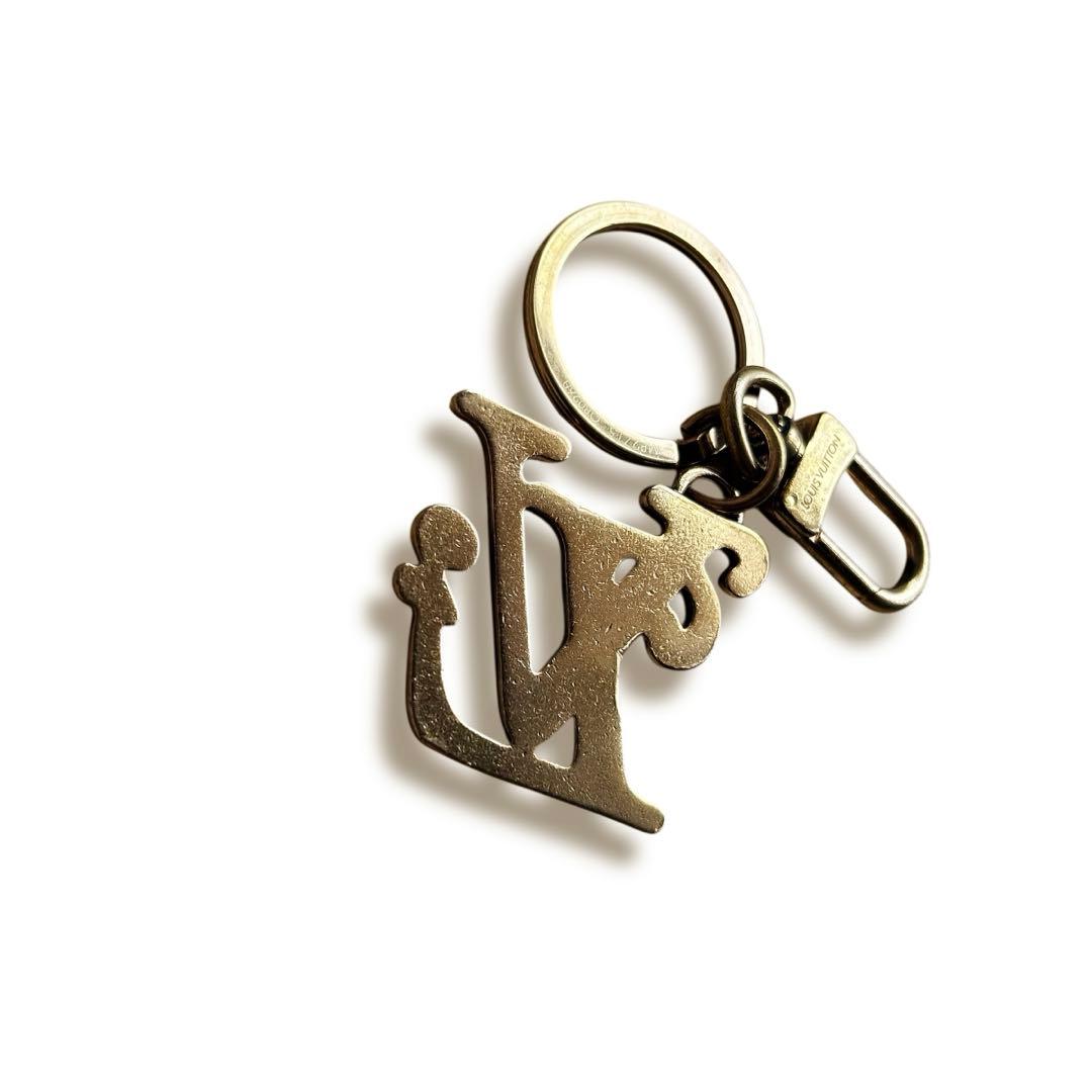 ルイヴィトン NIGO チャーム キーホルダー ゴールド色 LV