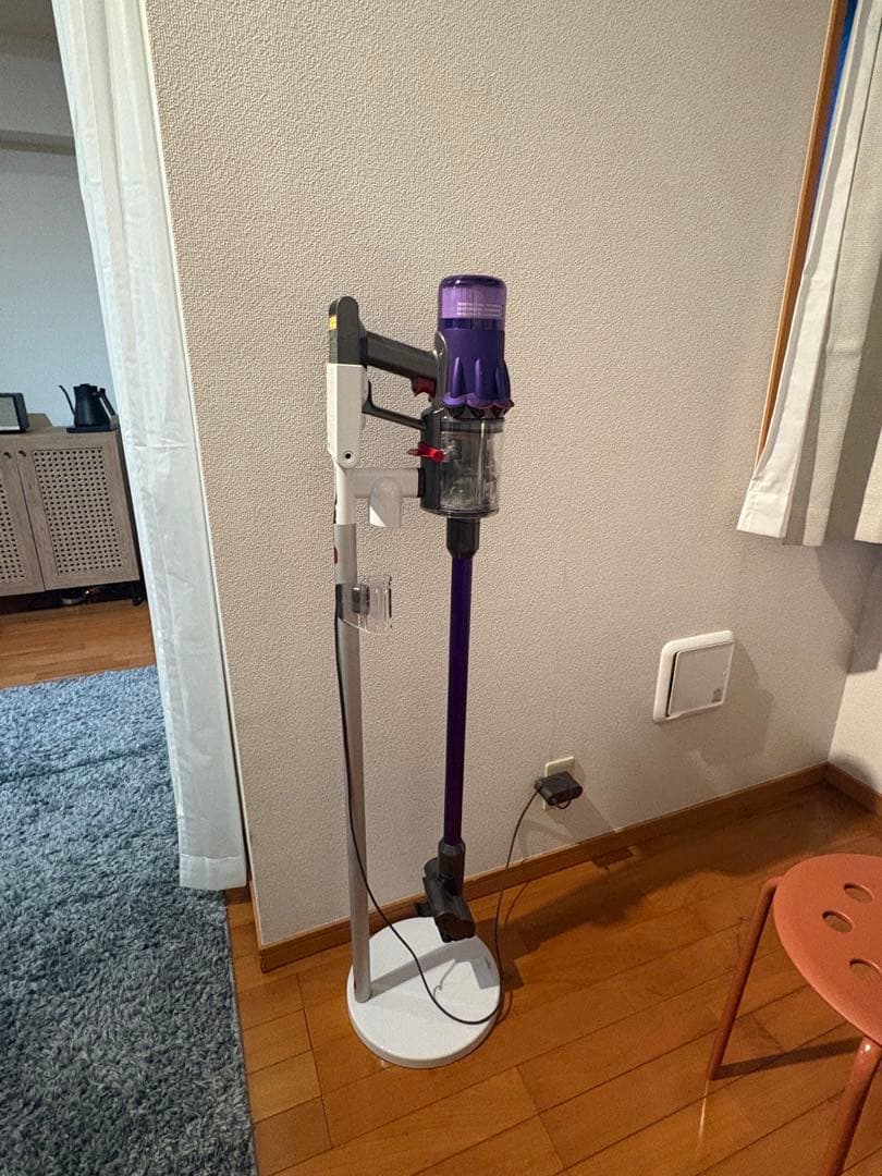 Dyson Digital Slim Fluffy SV18FFN 掃除機