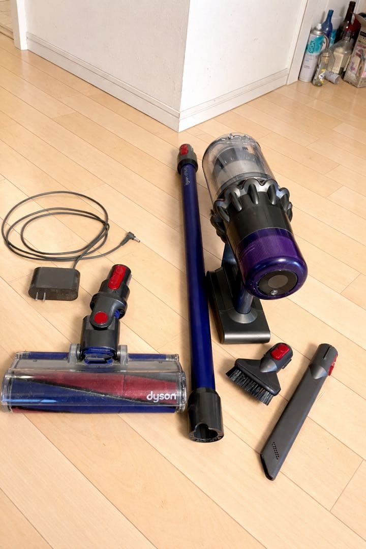 ダイソン dyson V11 fluffy SV14掃除機（ジャンク品）