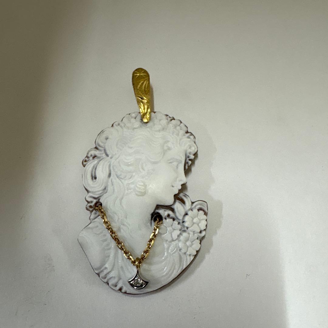 Ｋ１８　ＰＴ９００　シェルカメオ　ダイヤモンド付き　ペンダント