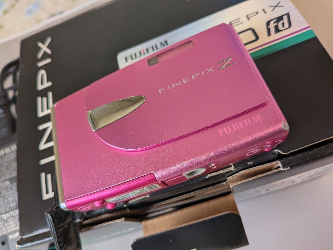 FUJIFILM FinePix Z20fd ピンク　平成レトロ　デジカメ