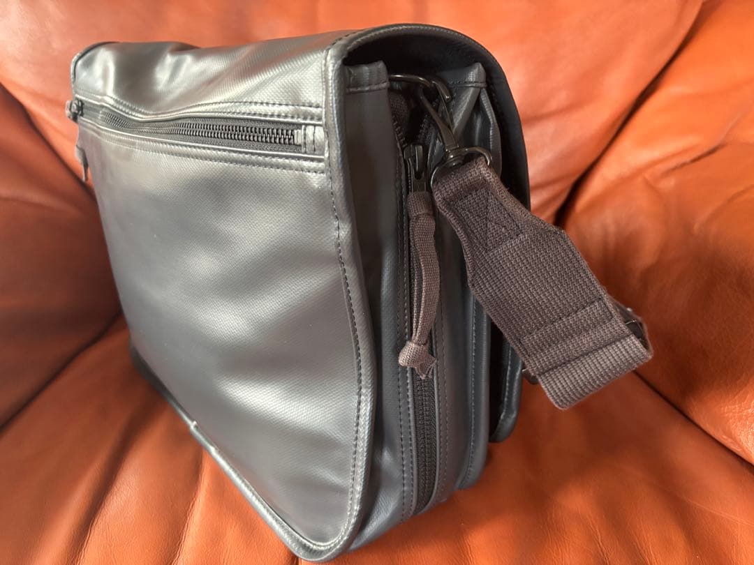 美品　LUGGAGE LABEL LINER ショルダーバッグ