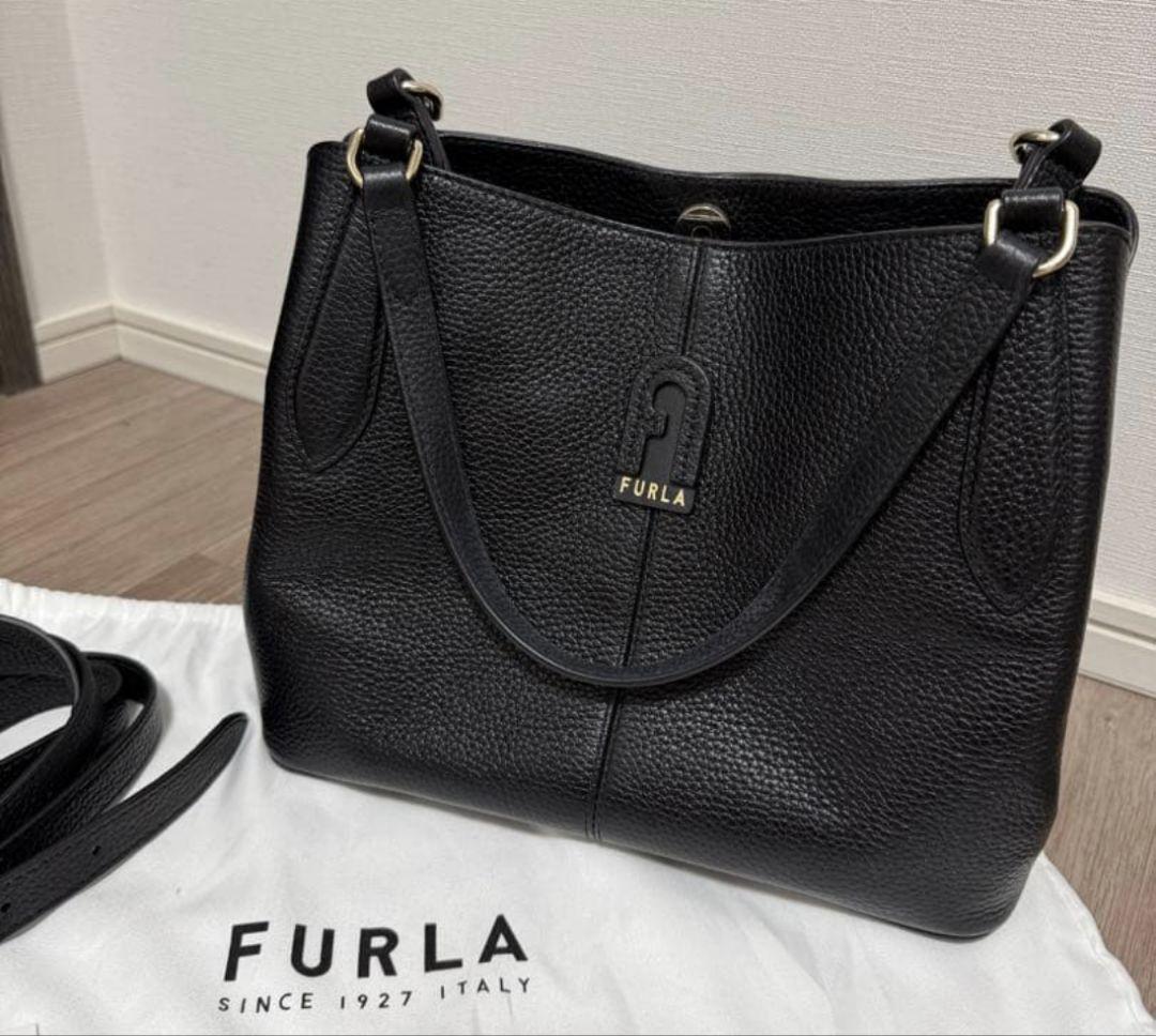 しま★ FURLA ブラックレザートートバッグ