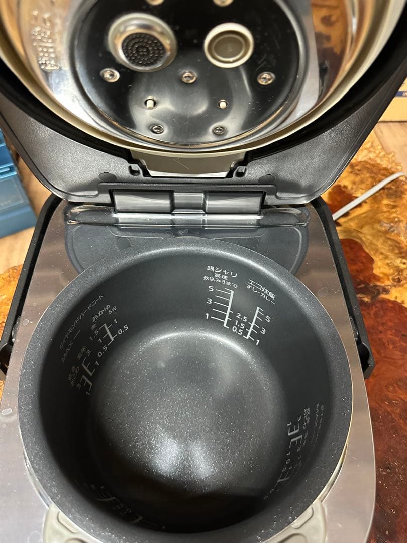 【最終値下げ価格】Panasonic sr-mpw10e8 炊飯器 ブラック