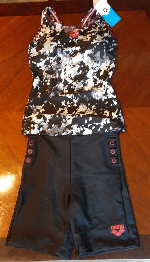 arena セパレート水着 タンクトップ・ショートパンツセット