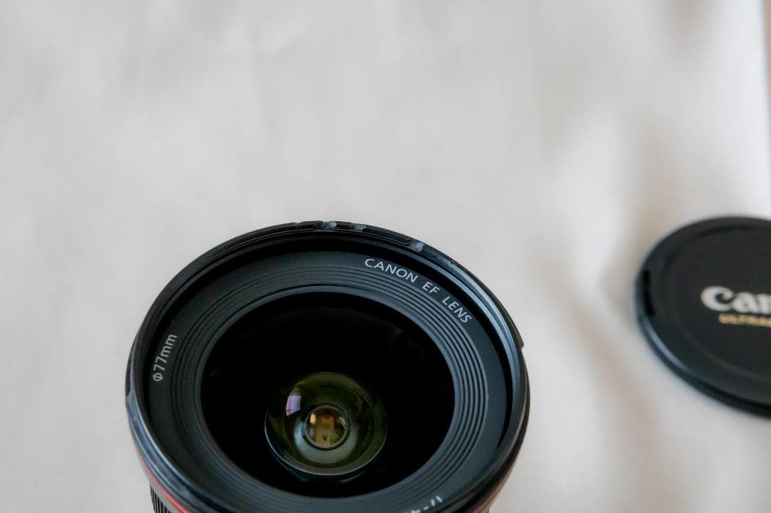 Canon EF17-40mm f4L広角ズームレンズ