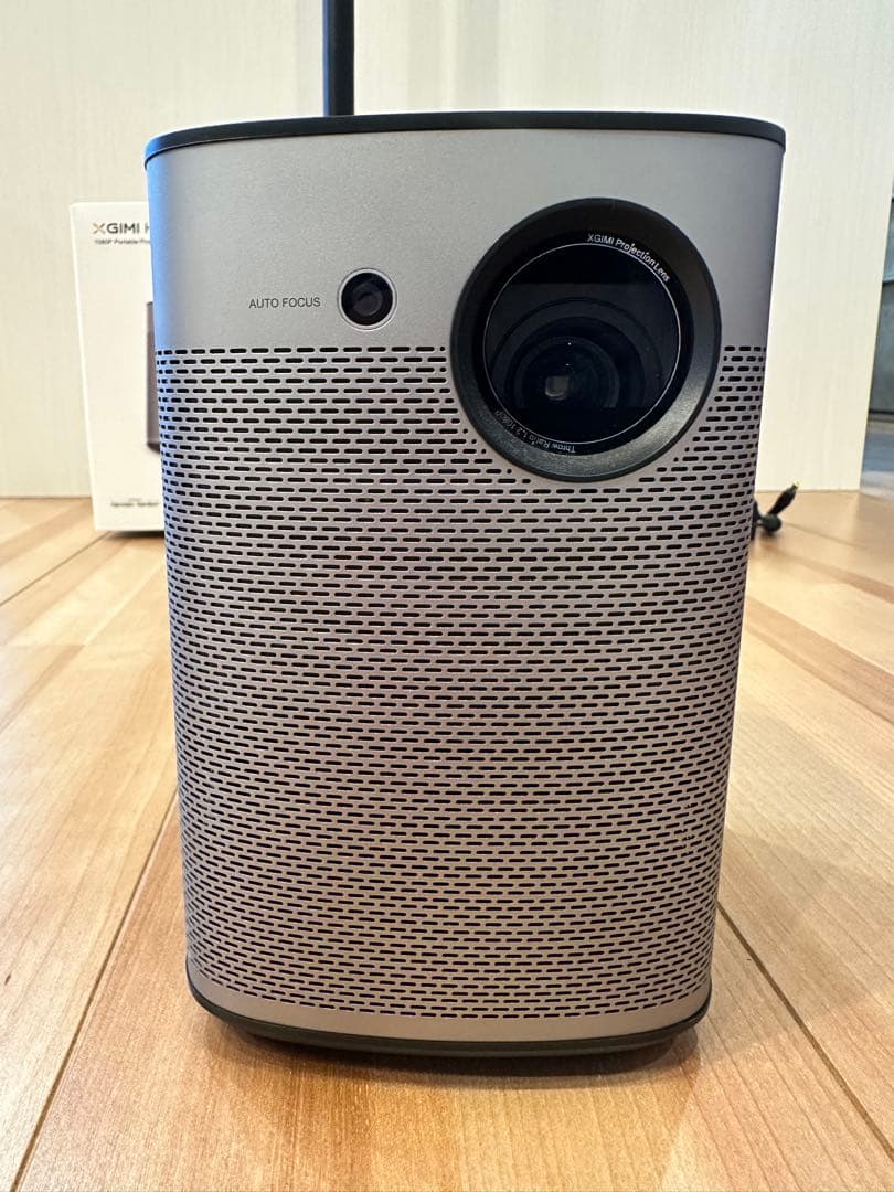 【美品】 XGIMI HALO プロジェクター 本体　スタンド付